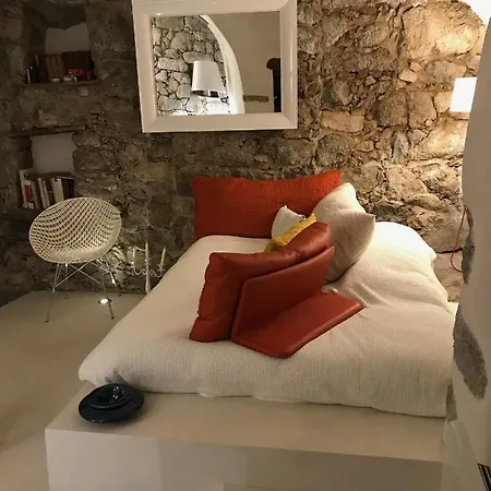 Balagne, Aregno, Voutes En Pierres Renovees *